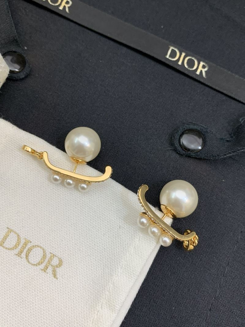 chr1st1an D10r earrings